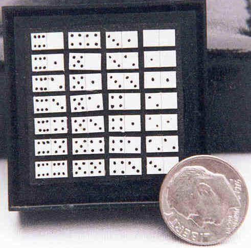Domino Set.jpg (43207 bytes)